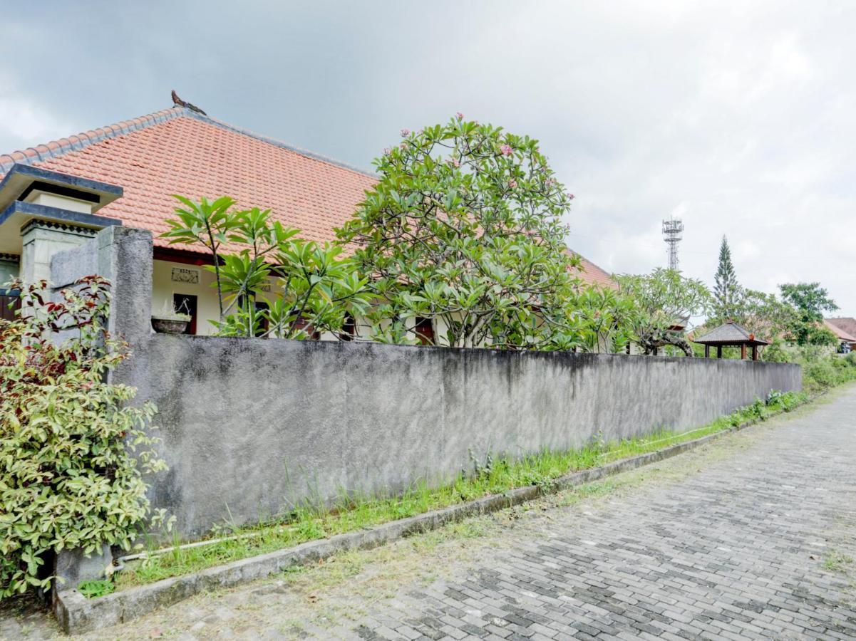 Oyo 90711 Blembong Homestay จิมบาราน ภายนอก รูปภาพ