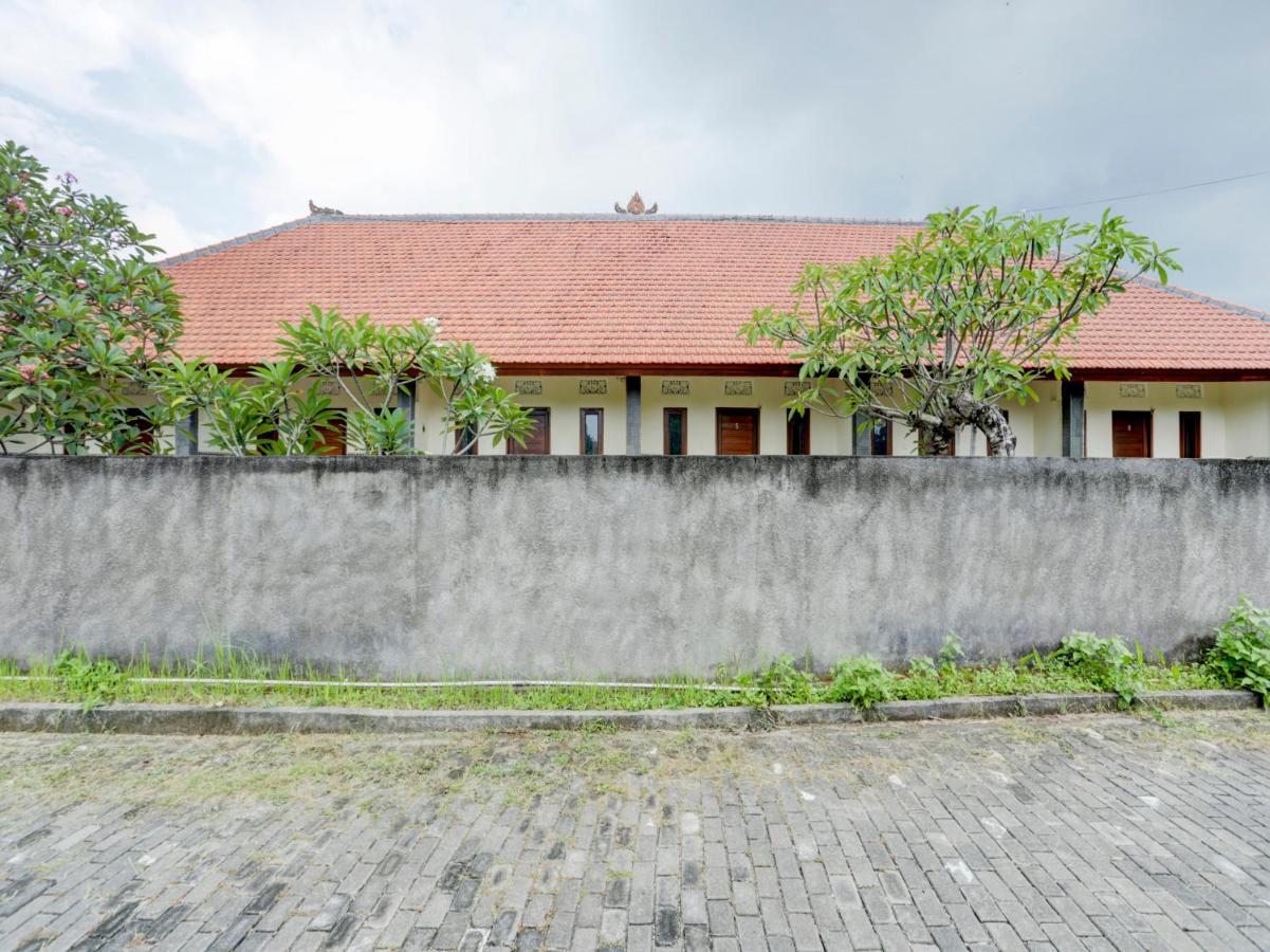 Oyo 90711 Blembong Homestay จิมบาราน ภายนอก รูปภาพ