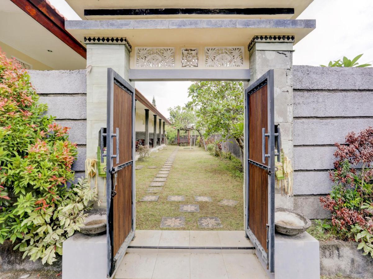 Oyo 90711 Blembong Homestay จิมบาราน ภายนอก รูปภาพ