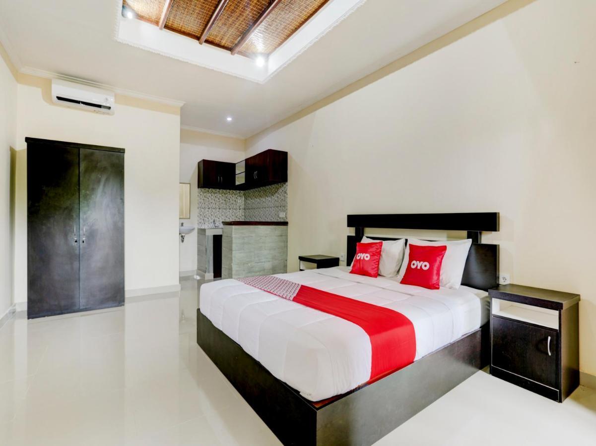 Oyo 90711 Blembong Homestay จิมบาราน ภายนอก รูปภาพ