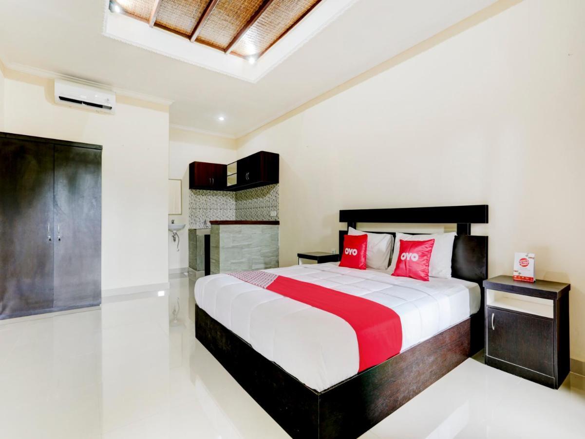 Oyo 90711 Blembong Homestay จิมบาราน ภายนอก รูปภาพ