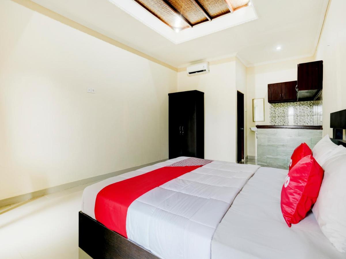 Oyo 90711 Blembong Homestay จิมบาราน ภายนอก รูปภาพ